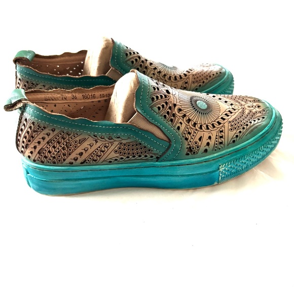 L'ATISTE Hanna Slip On Sneakers Loafers Blue Cream Scallop trim SZ 5 WORN 1X - Picture 3 of 14